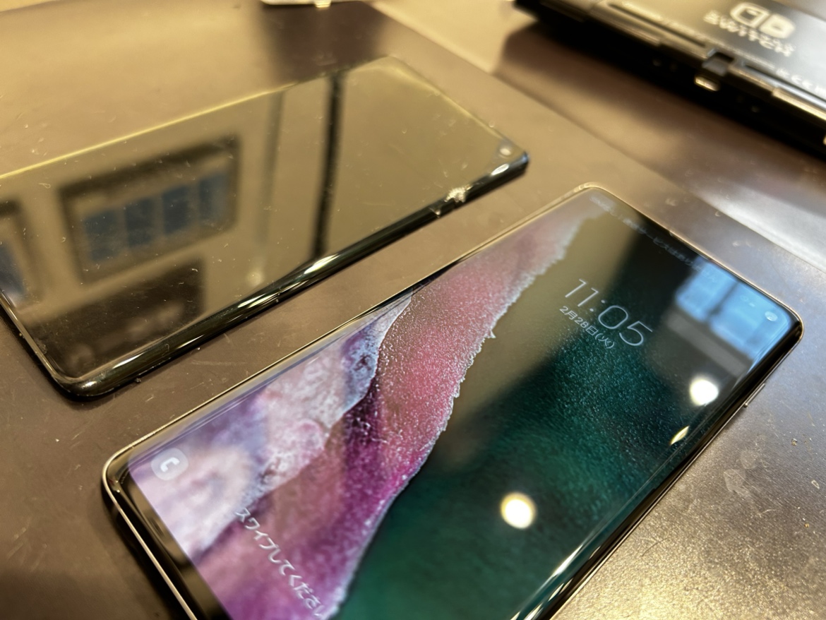 『朝起きたら画面がつかなくなっていました…』【GalaxyS10液晶破損お持ち込み】