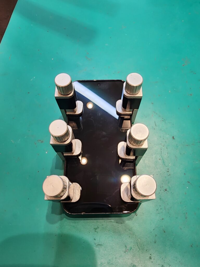 画面圧着中のGoogle Pixel 8a