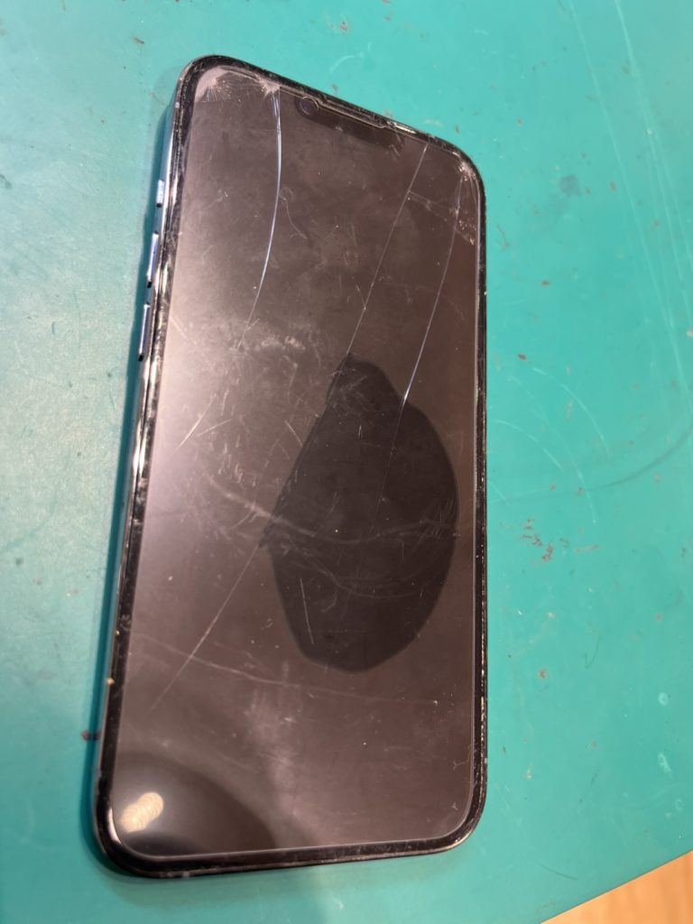 iPhone13