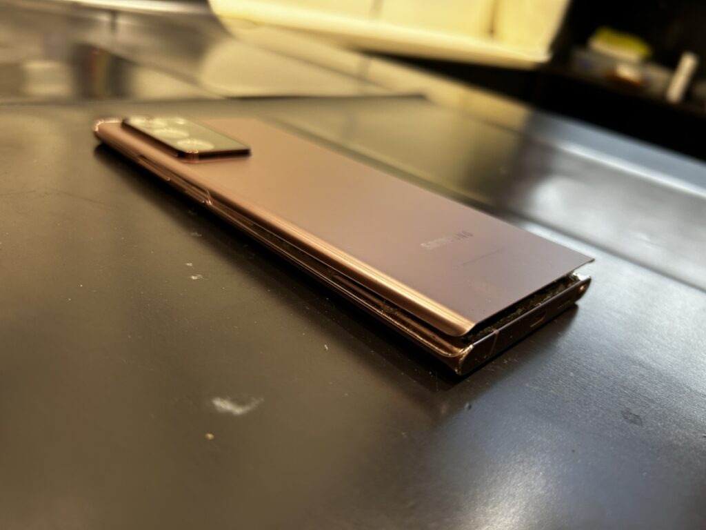 膨張したアンドロイド