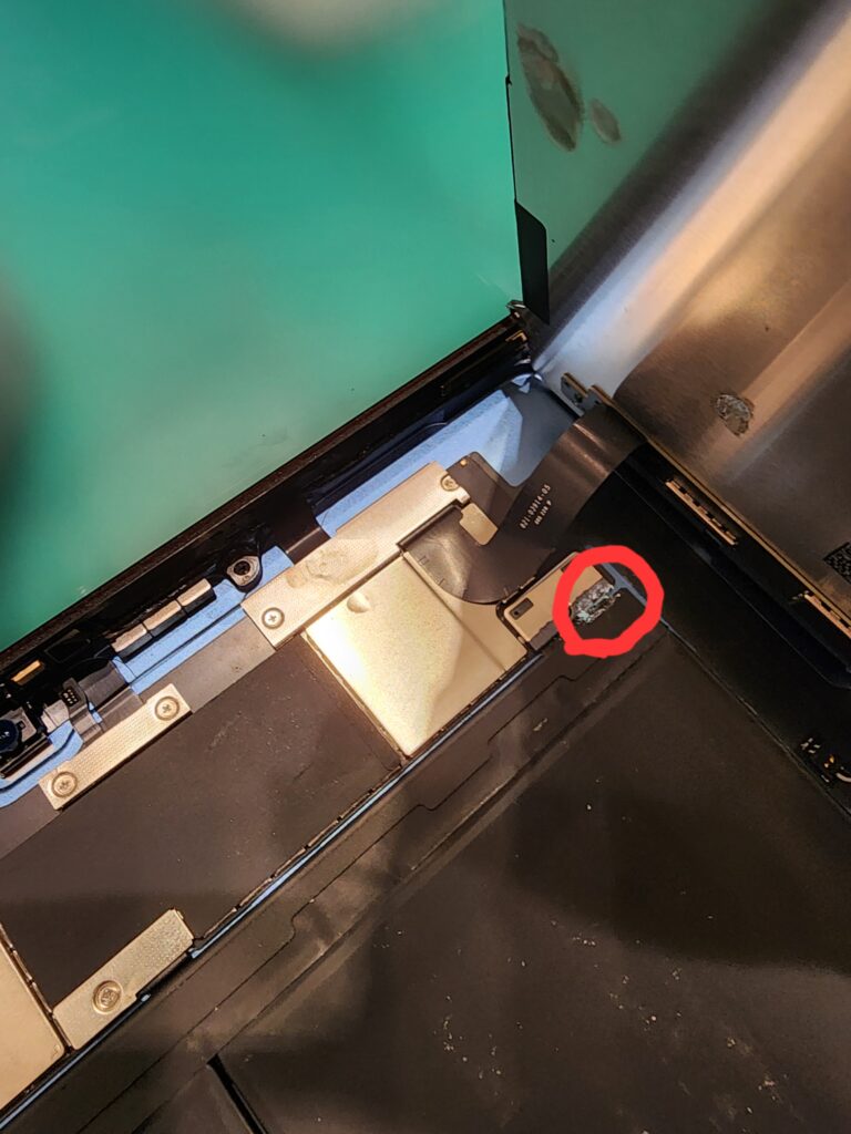 濡れた形跡があるiPad(第10世代)