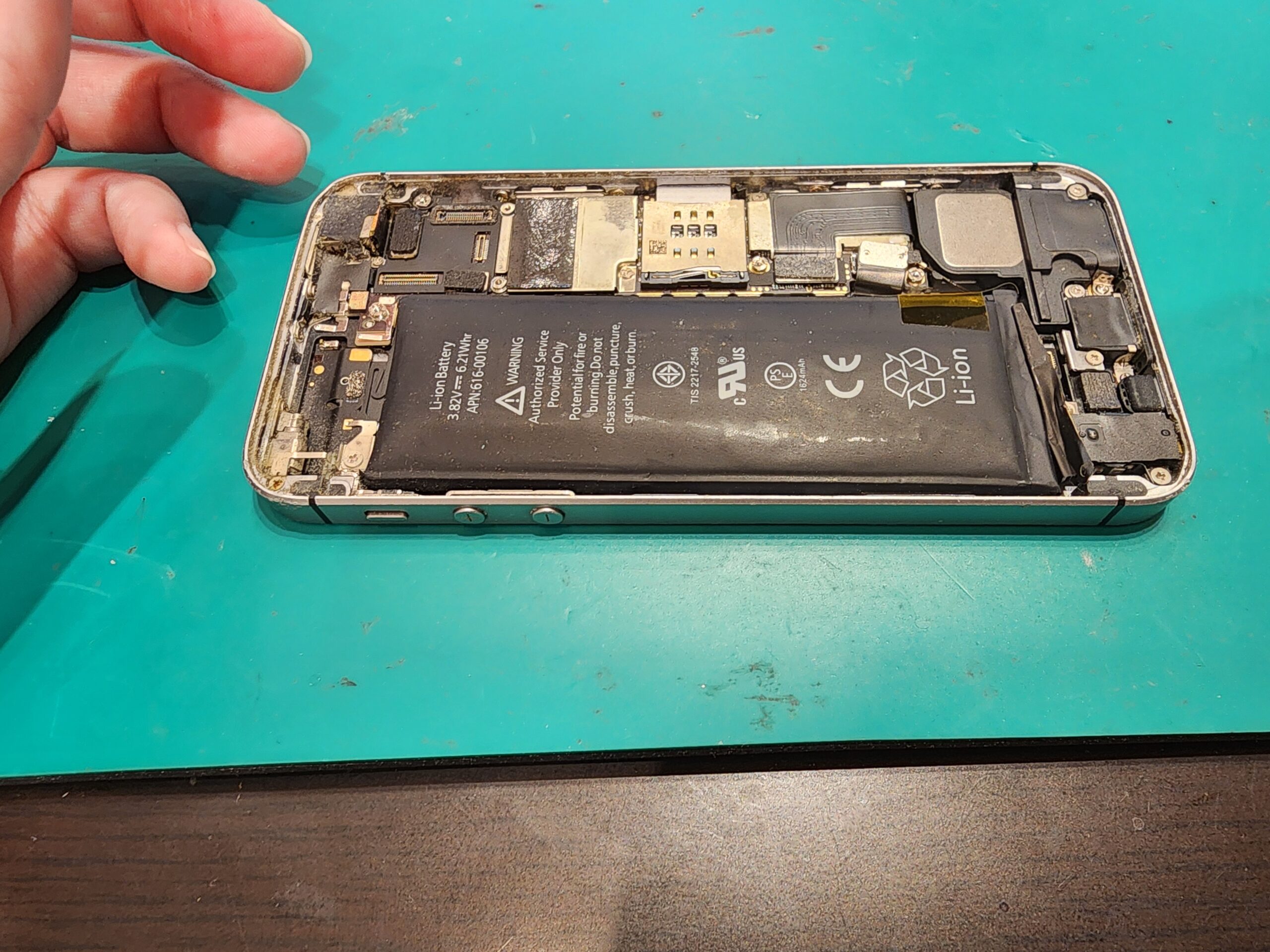 【札幌苗穂店】iPhone SEの修理【江別市からご来店】