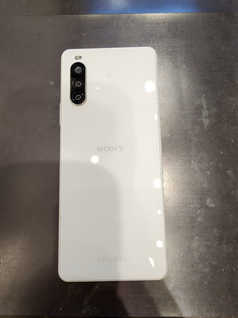 開ける前のXperia10Ⅱ