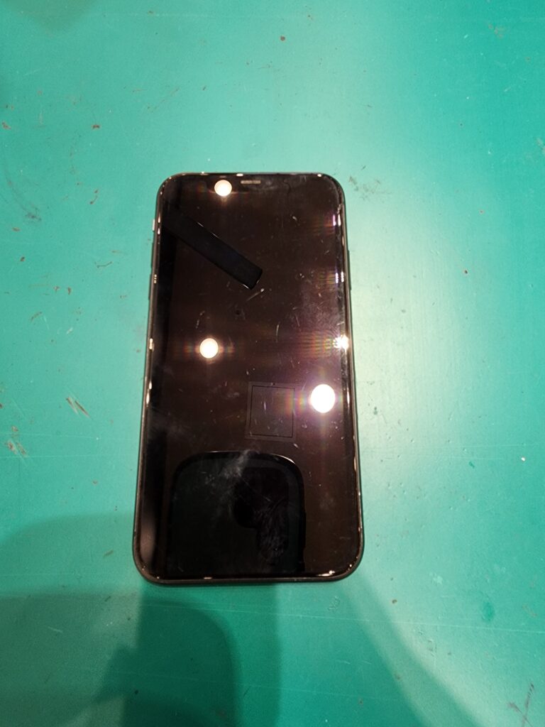 画面交換したiPhone11Pro