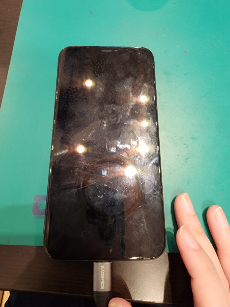 充電中のiPhone11