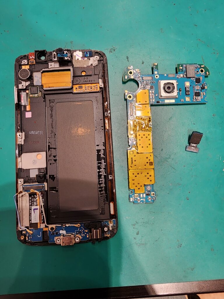 バッテリーを外したGalaxyS6edge