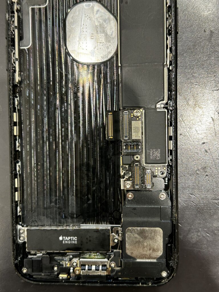 iPhone７の中身