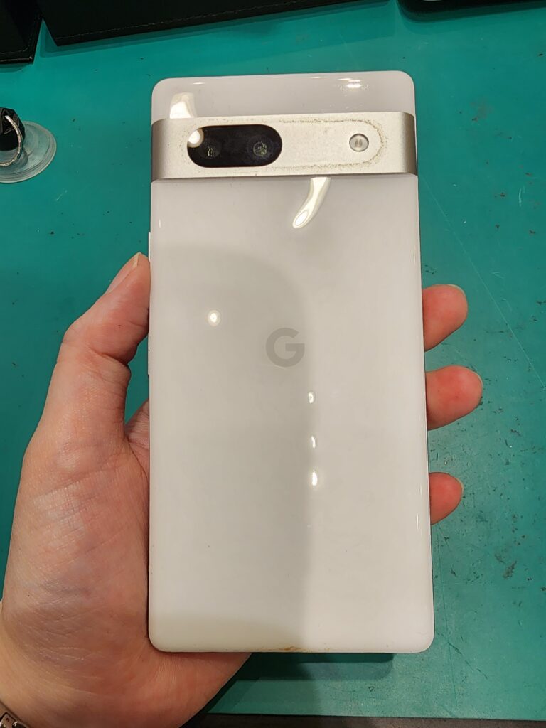 修理前のPixel7a