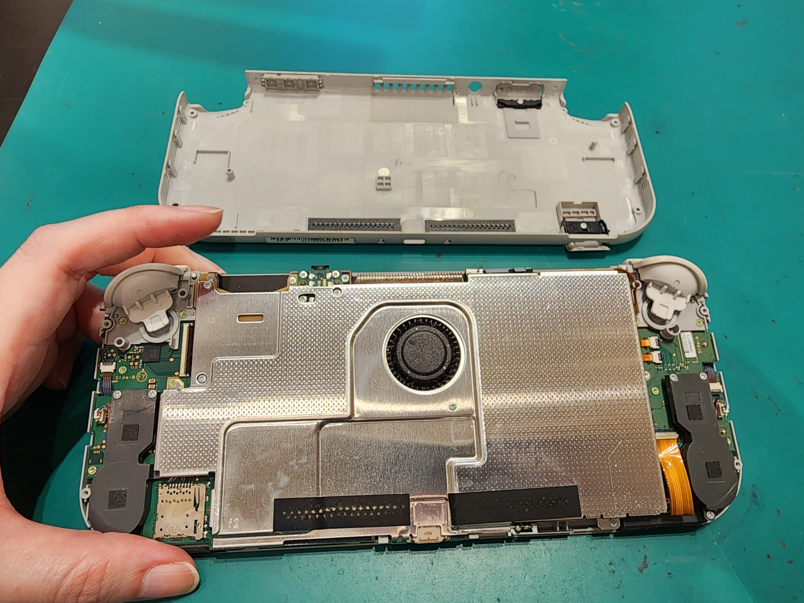 【札幌苗穂店】任天堂Switch Lite起動できない【豊平区からご来店】