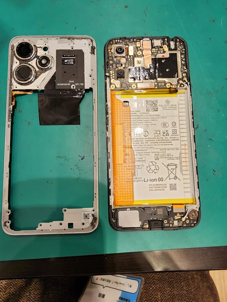 フレームを外したRedmi12