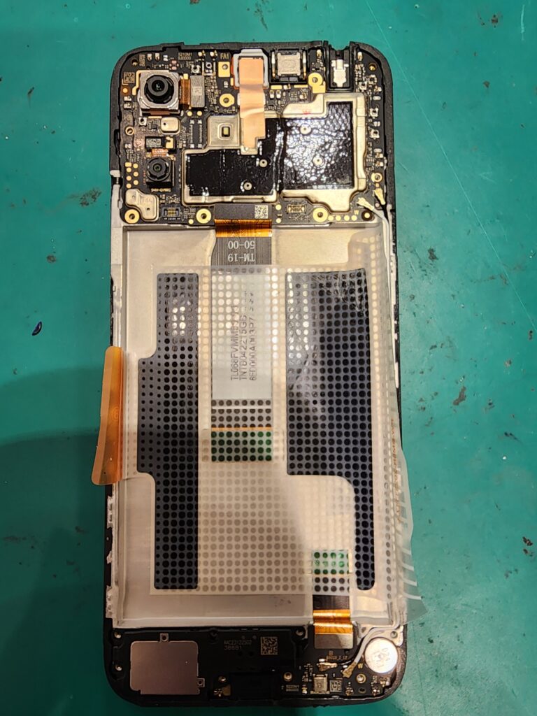 バッテリーを外したRedmi12