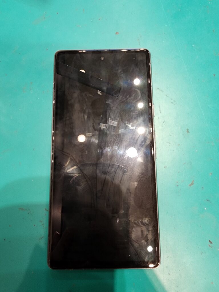 修理前のGooglePixel7a