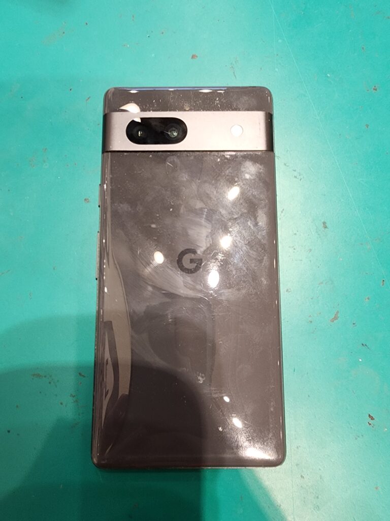 修理前のGooglePixel7a