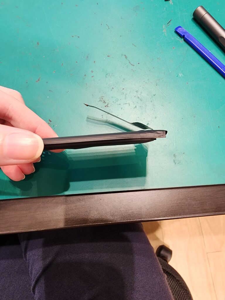 外したバッテリー