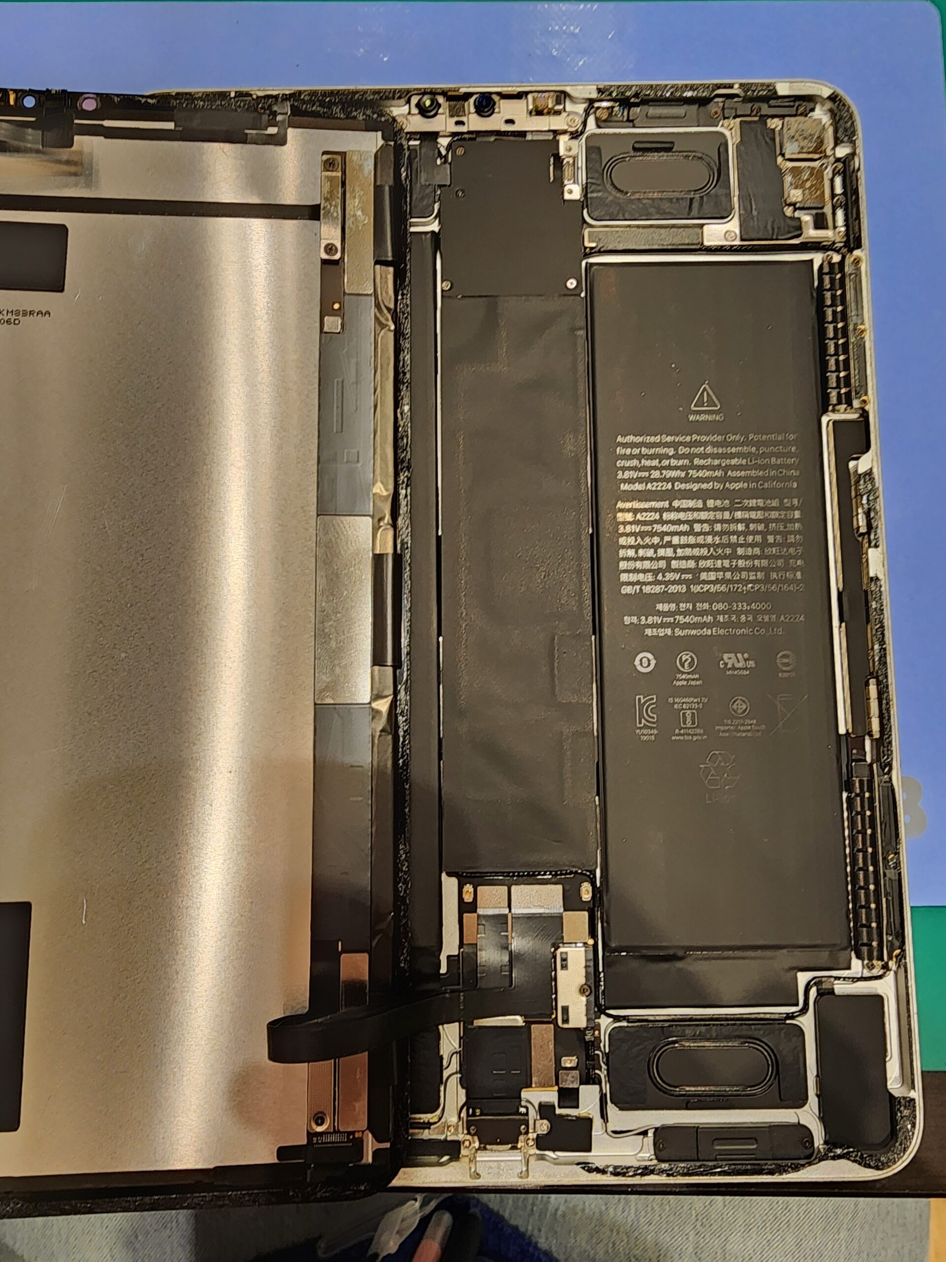 【札幌苗穂店】iPad Pro 11インチ第2世代バッテリー交換【東区からご来店】