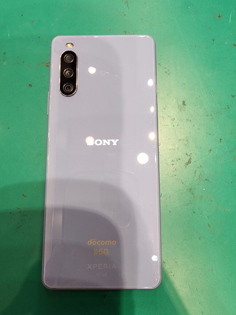 修理前のXperia10Ⅲ