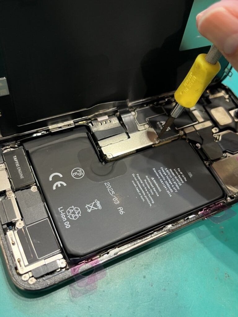 【札幌苗穂店】iPhone13Proのカメラ修理【東区からご来店】