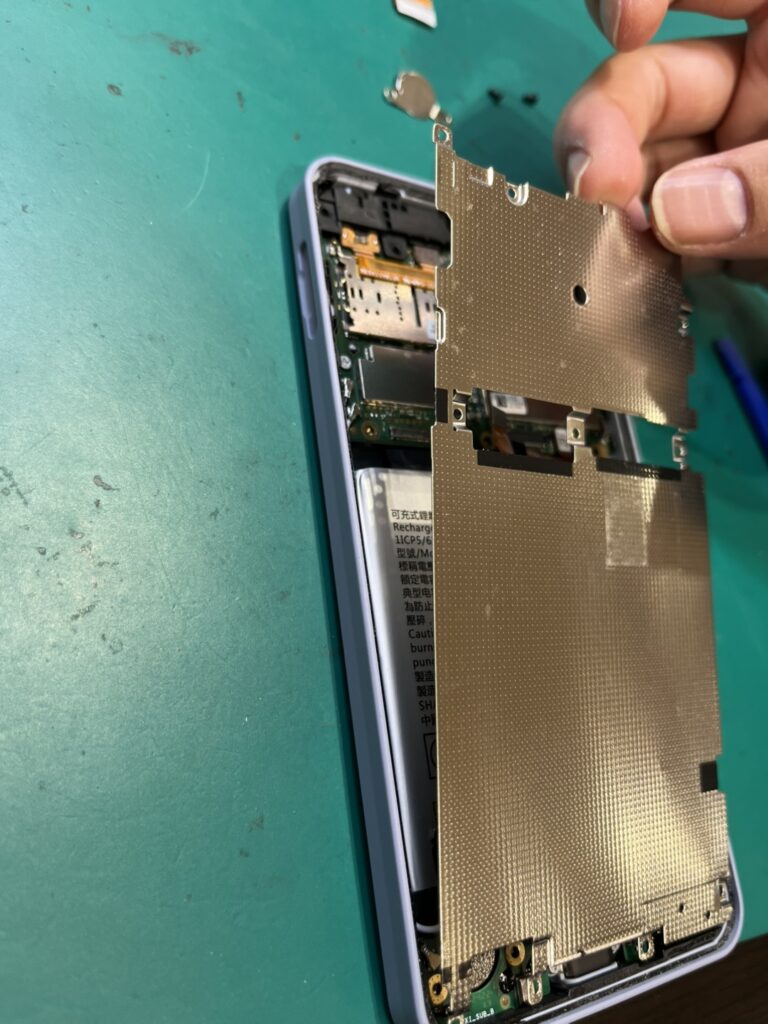 AQUOSwish2のドックコネクタ修理