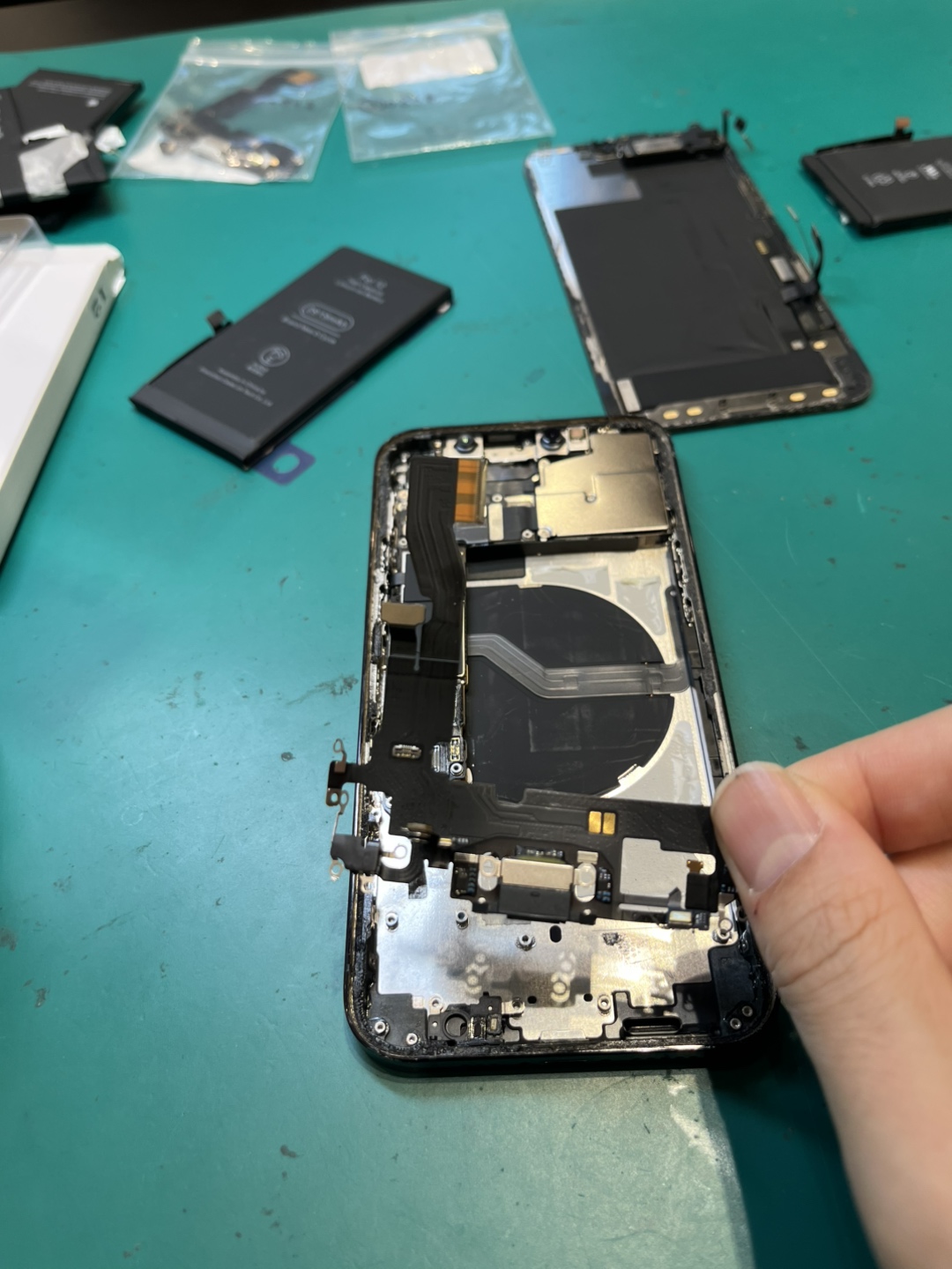 【札幌苗穂店】iPhone12のドックコネクタ修理【東区からご来店】