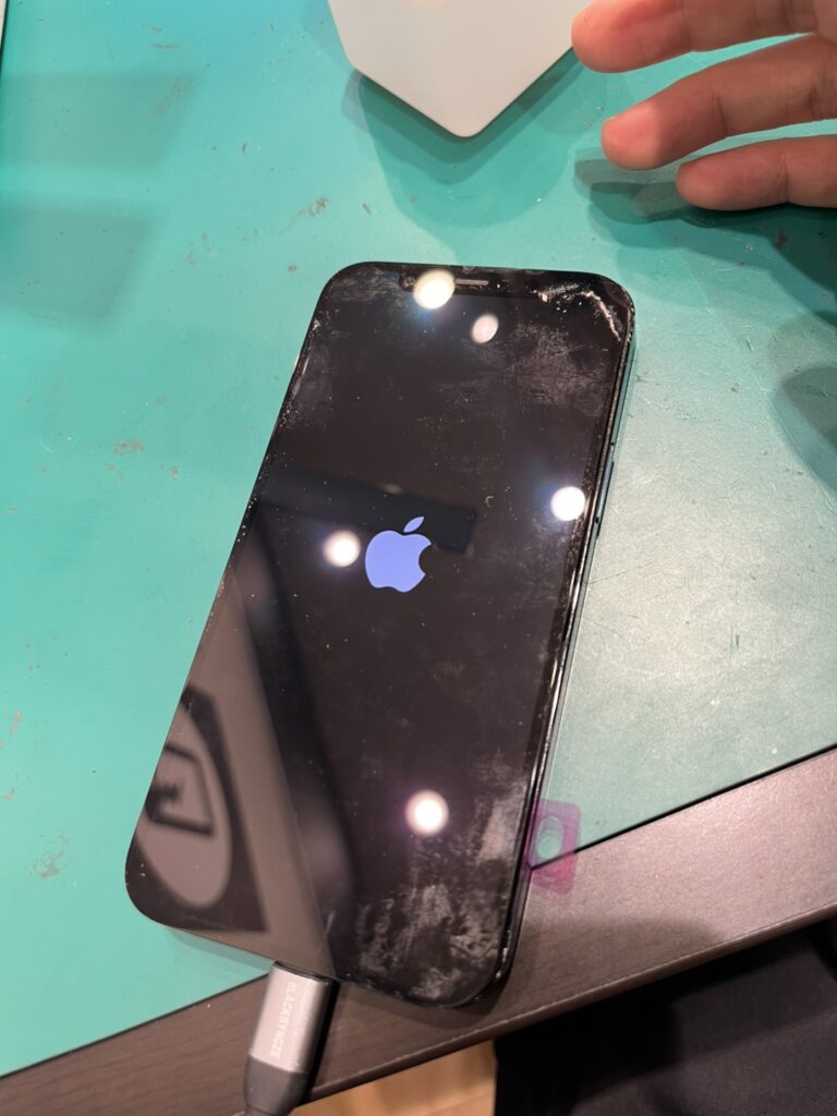 iPhone12のドックコネクタ修理