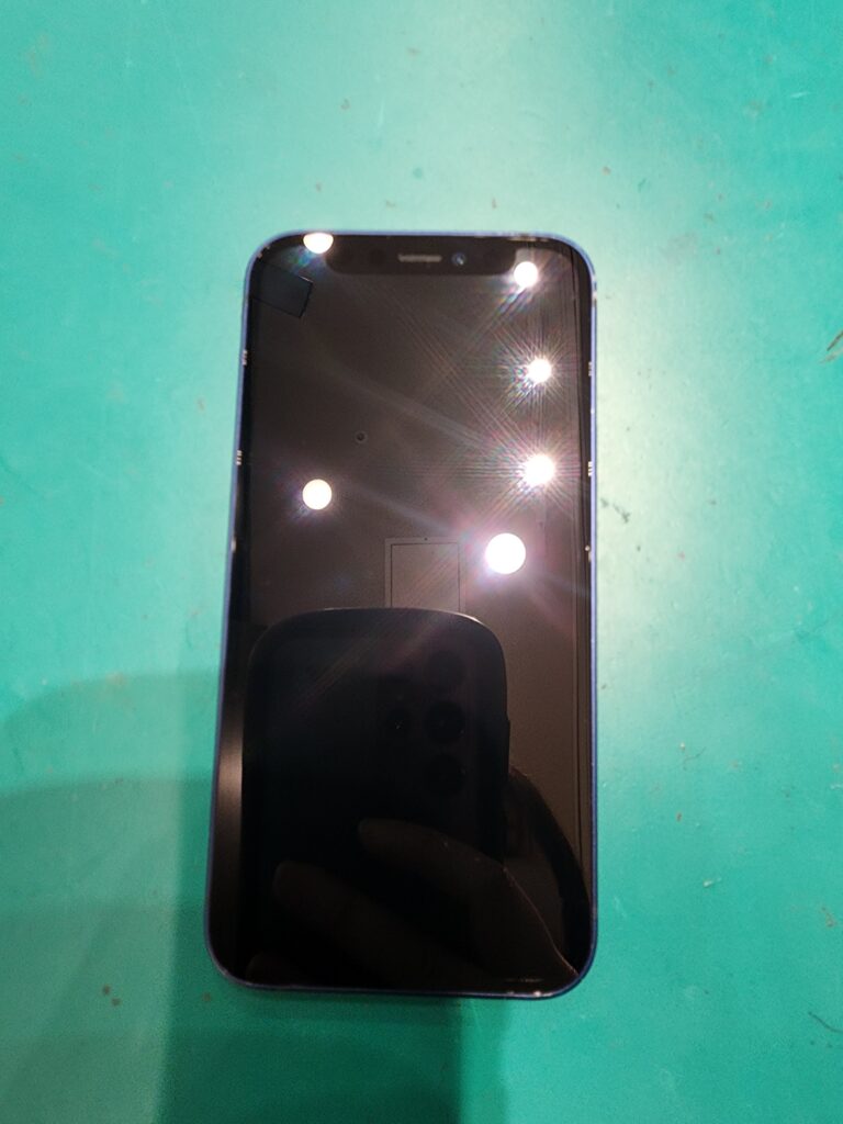 ガラスコーティングを施工したiPhone12mini