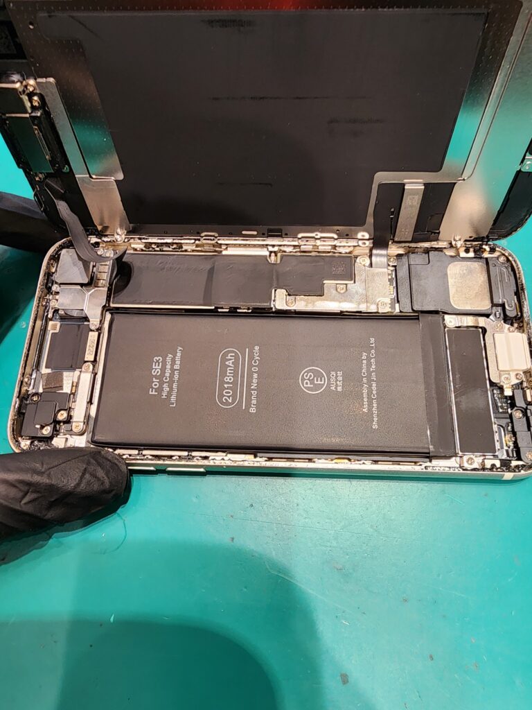 画面を開けたiPhoneSE3