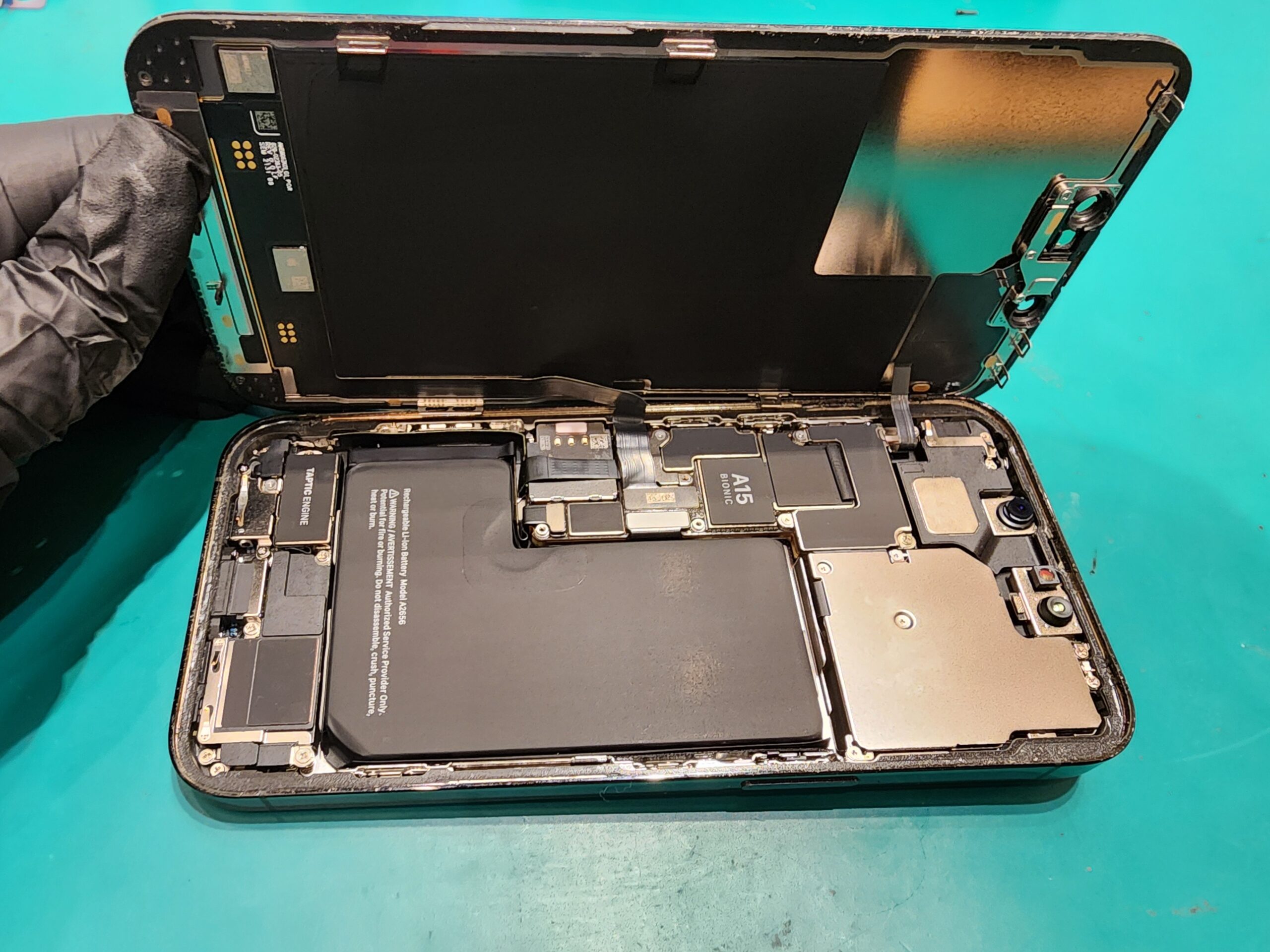 【札幌苗穂店】iPhone 13Proバッテリー交換【室蘭市からご来店】