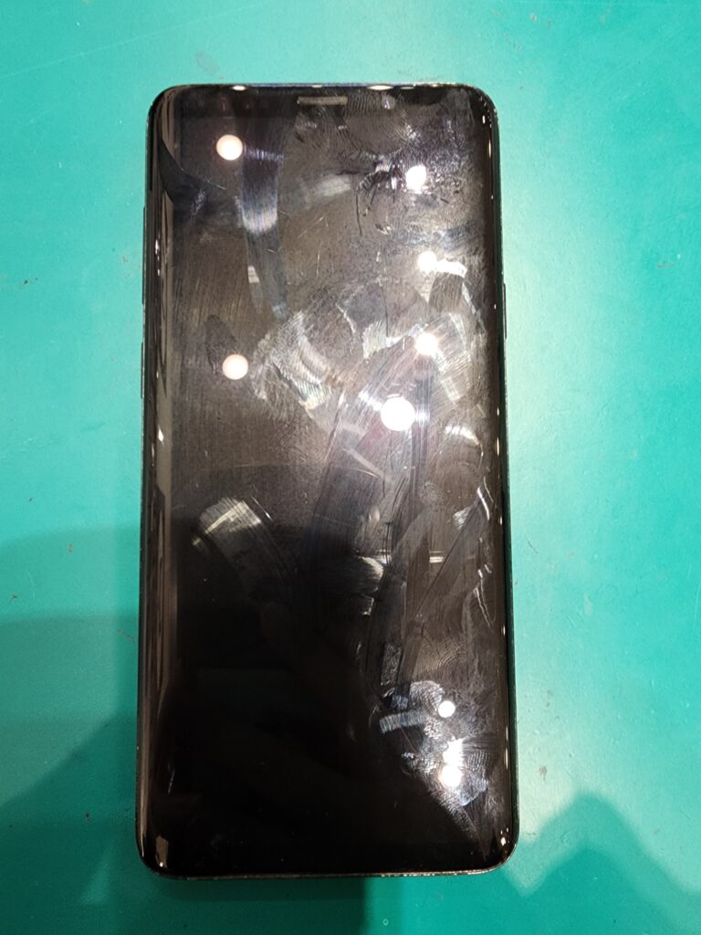 修理前のGalaxyS9+