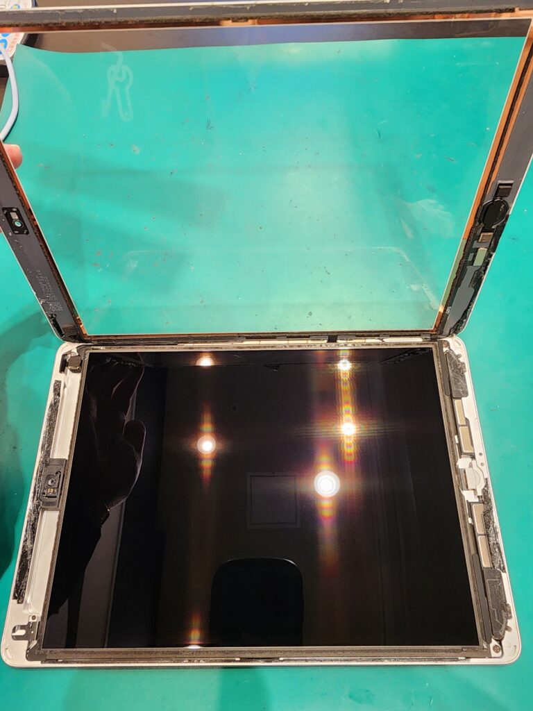 フロントガラスを開けたiPad第8世代