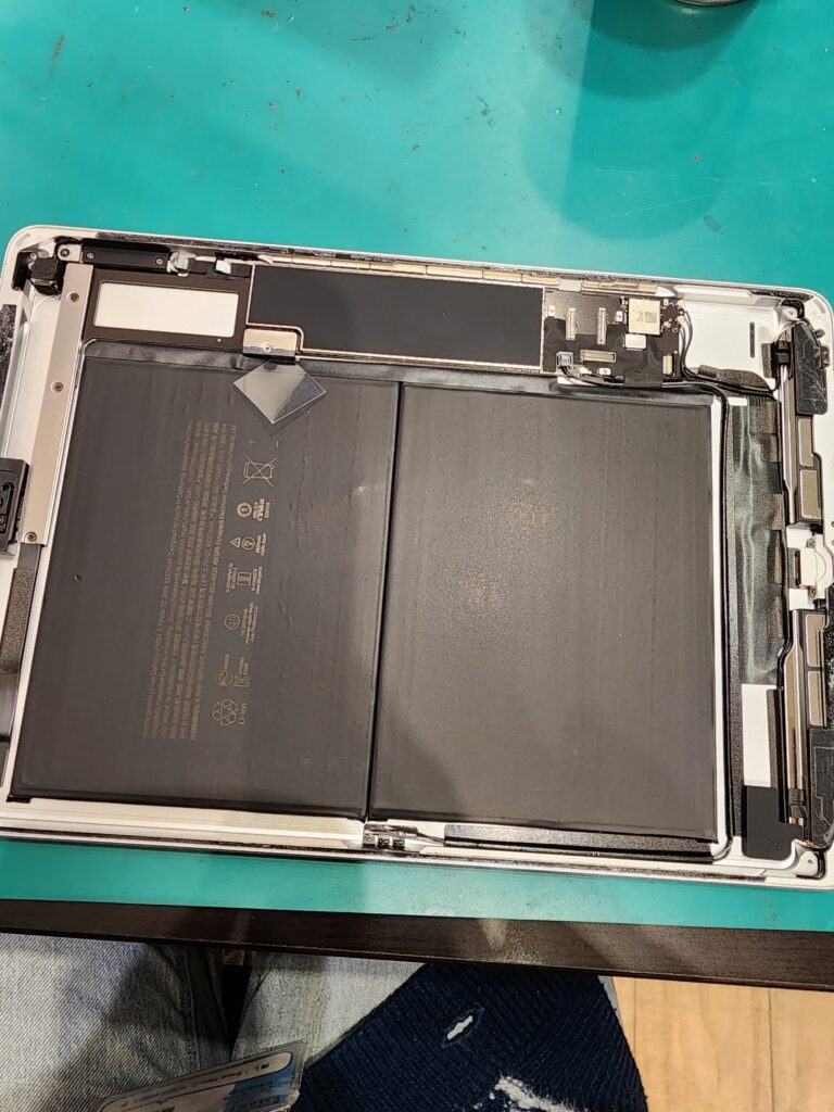 画面を外したiPad第8世代