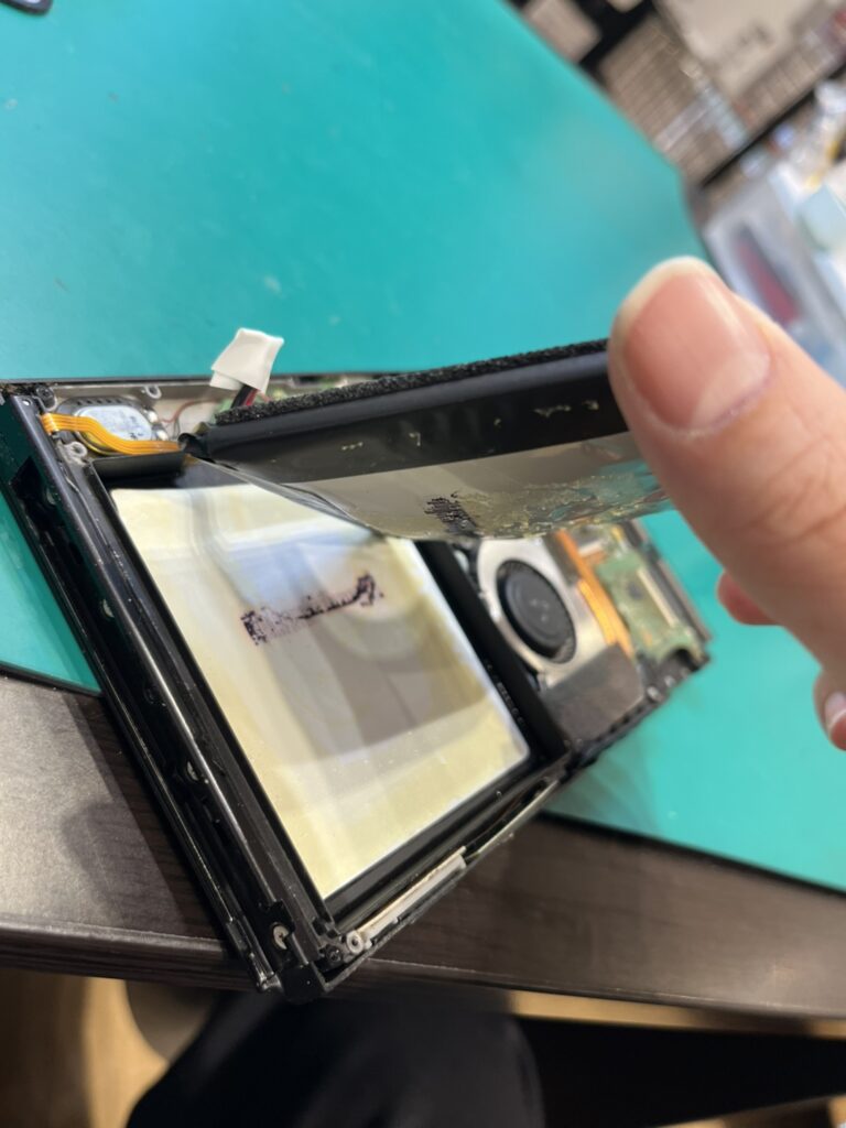 任天堂switchのバッテリー交換