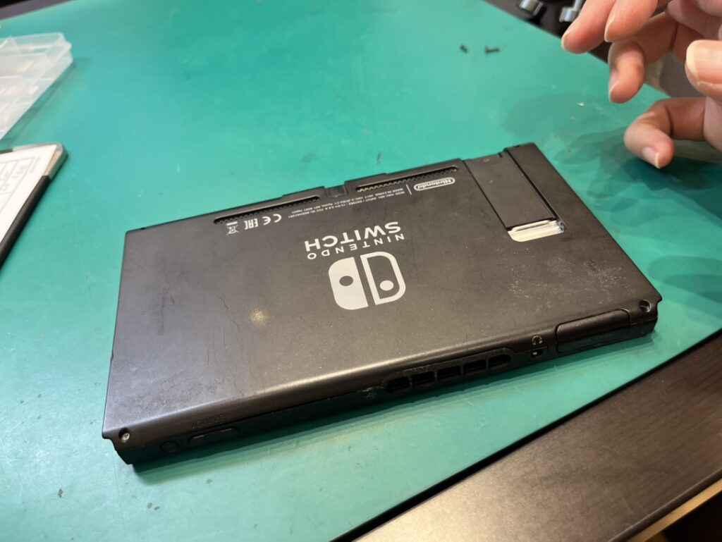 任天堂switchのバッテリー交換