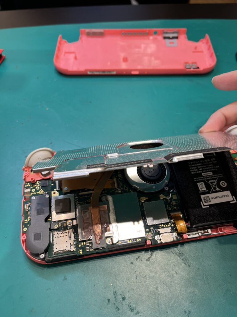 任天堂switch Liteの液晶交換
