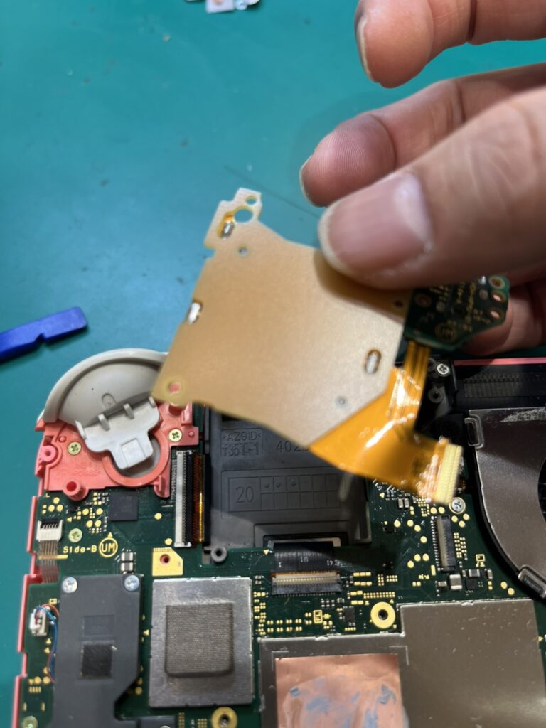 任天堂switch Liteの液晶交換