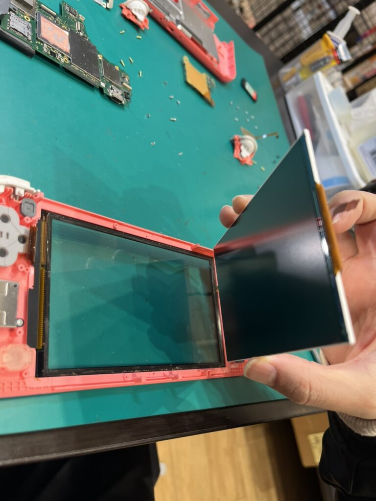 任天堂switch Liteの液晶交換
