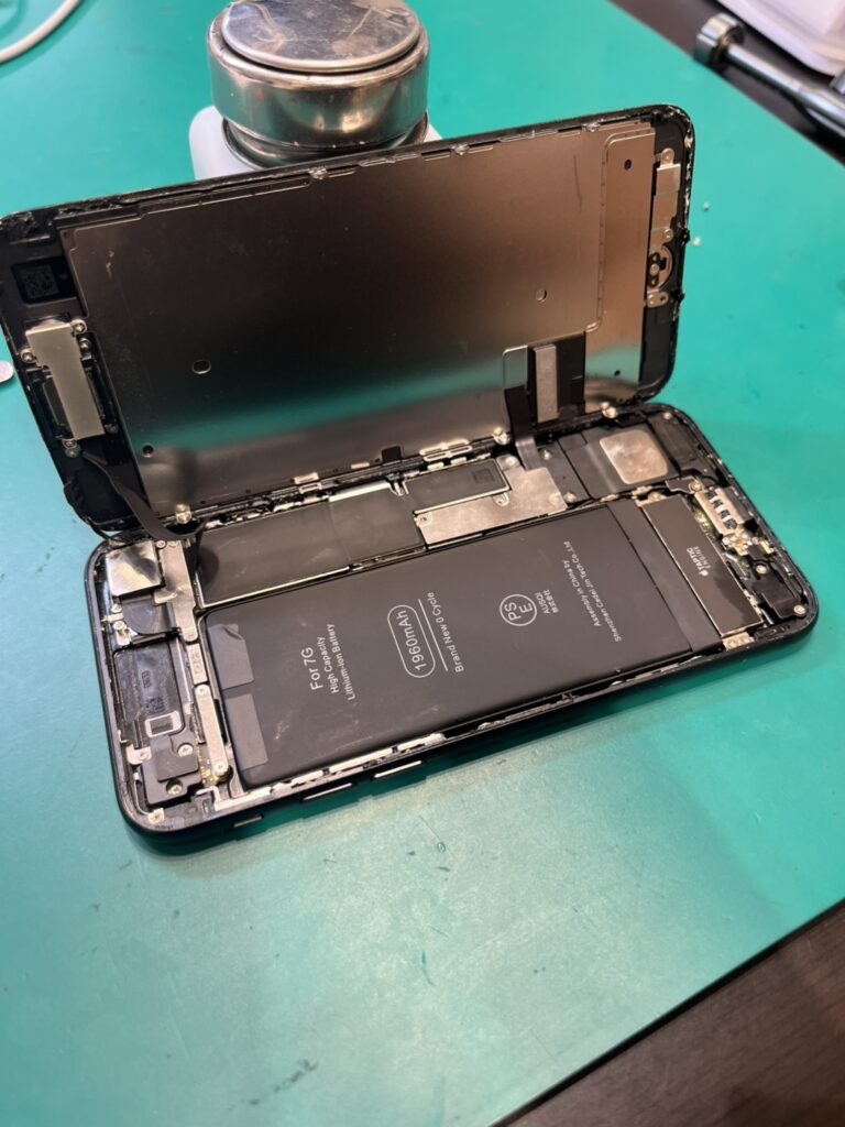 iPhone7のドックコネクタ修理