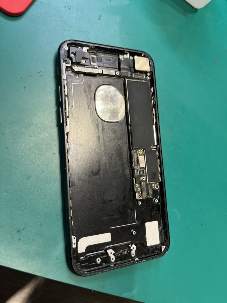 iPhone7のドックコネクタ修理