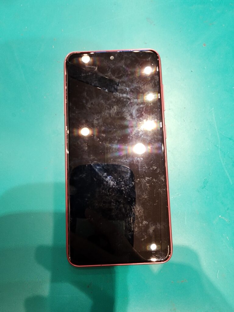 修理前のGalaxyA22