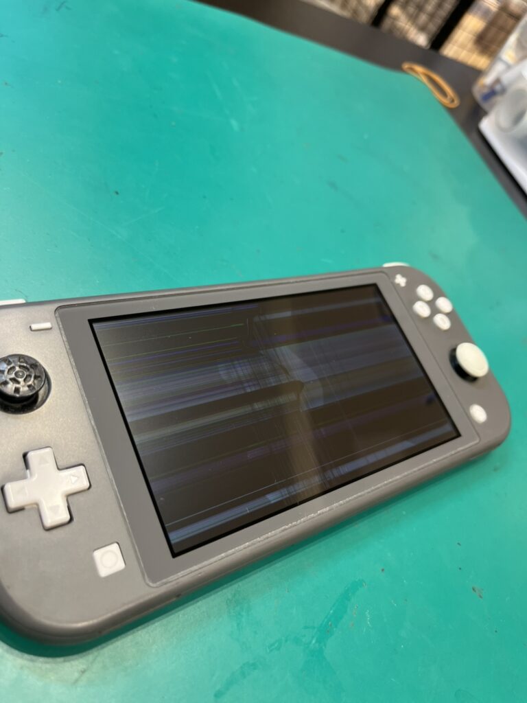 任天堂switch Liteの液晶交換