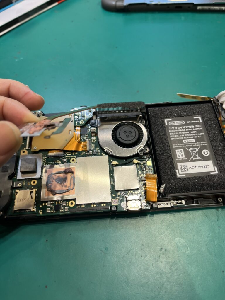 任天堂switch Liteの液晶交換