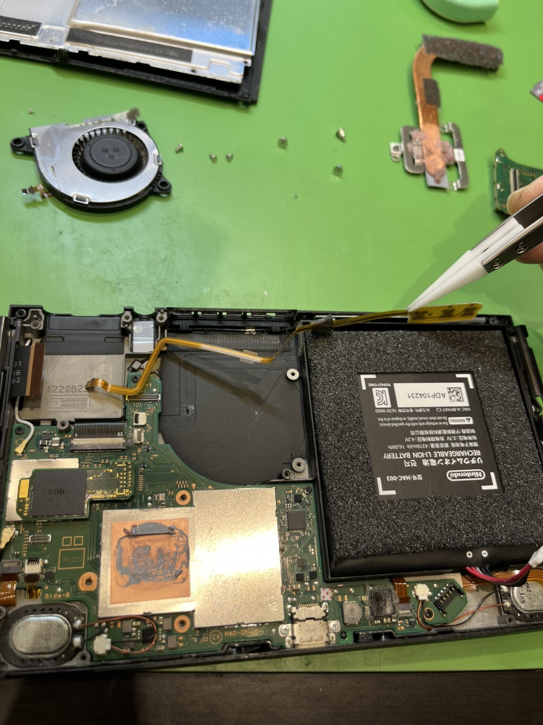 【札幌苗穂店】任天堂switchの音量ボタン修理【白石区からご来店】