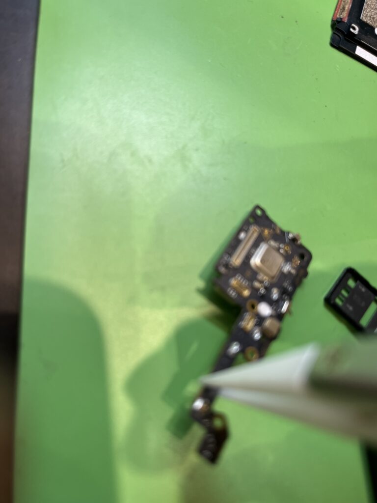 REDMAGIC 9Proのバイブレータ修理