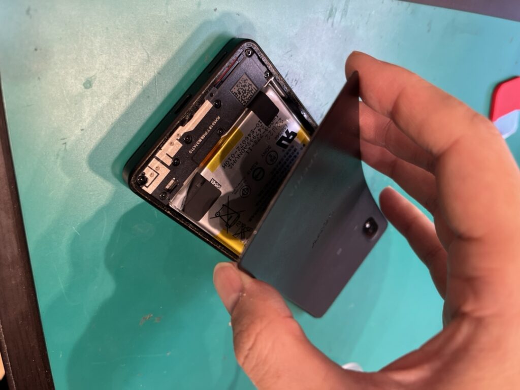 XperiaACEⅢのバッテリー交換